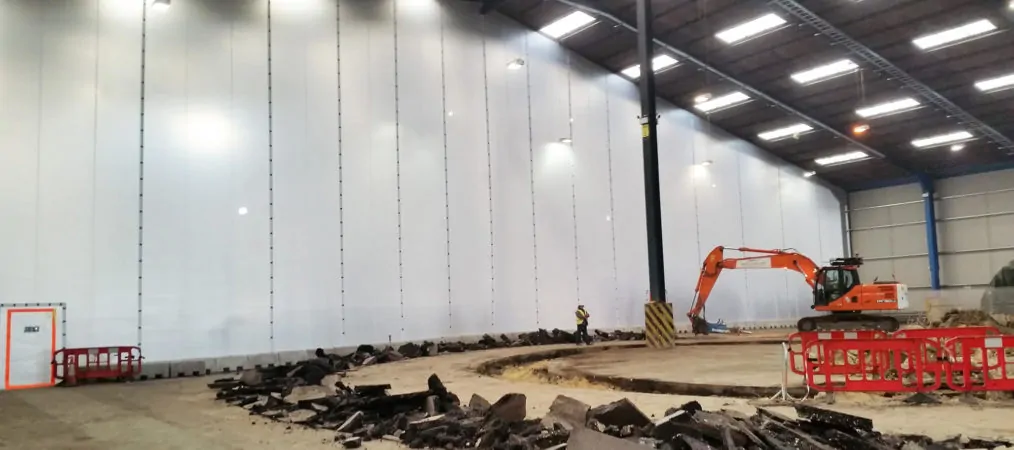 Insights – Temporary building and dust screen for construction work within manufacturing environments