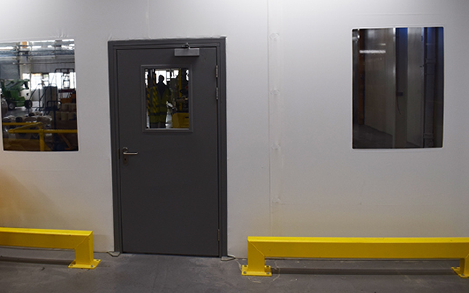 Anchorwall door