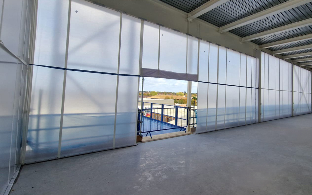 Flexiscreen data centre weather protection construction screen